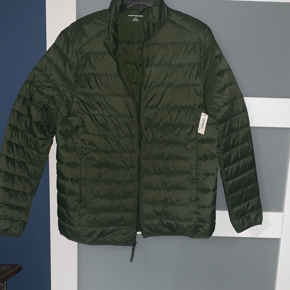 Amazon Essentials Men's Green Puffer Jacket